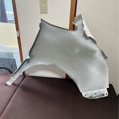 ヴォクシー V/X　ZRR80G　左フェンダー　純正　ZWR80Gの画像
