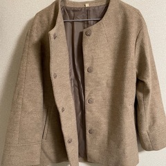 ノーカラージャケットの画像