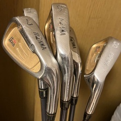 問い合わせ多数のため全ての方にご返信できないかも知れません、すみません。ナイキ キャディバッグ アイアン付きの画像