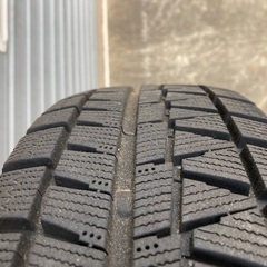 No.136スタットレスタイヤ165/70/14  4H PCD100と114.3のマルチ スチールホイール付4本セットの画像