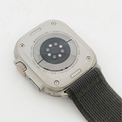 49mmチタン製のApple Watch Ultraの画像