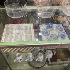 ☆お店にてフリーマーケット開催中 古物・置物・花瓶・茶碗・陶器・コーヒーカップ・骨董品・雑貨等、いろいろあります❗️ お宝探し❗️の画像