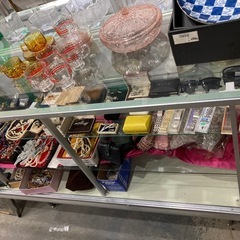 ☆お店にてフリーマーケット開催中 古物・置物・花瓶・茶碗・陶器・コーヒーカップ・骨董品・雑貨等、いろいろあります❗️ お宝探し❗️の画像