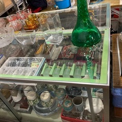 ☆お店にてフリーマーケット開催中 古物・置物・花瓶・茶碗・陶器・コーヒーカップ・骨董品・雑貨等、いろいろあります❗️ お宝探し❗️の画像
