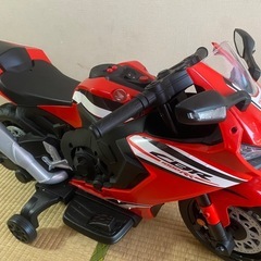 子供用　CBR スポーツバイク レッド 充電式の画像