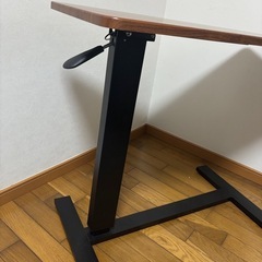 昇降式サイドテーブルの画像