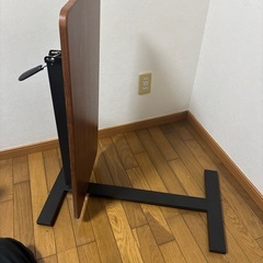 昇降式サイドテーブルの画像