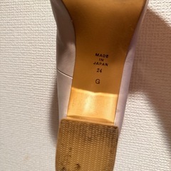 Diana ベージュ パンプス24cmの画像