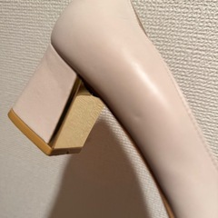 Diana ベージュ パンプス24cmの画像