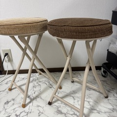 折りたたみ　丸椅子　布張りの画像