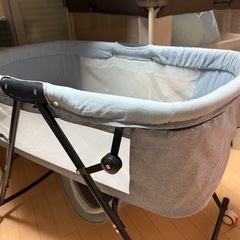 折り畳みベビーベッドの画像