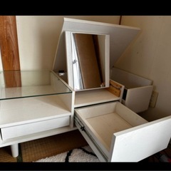 LOWYAのローテーブル　早めに引き取り希望の画像