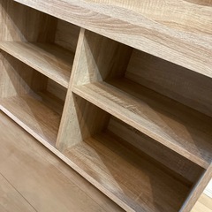 絵本棚　ロウヤの画像