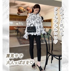 Rady⭐︎ フラワーフリルブラウスの画像