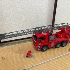 消防車、ダンプトラック、ショベルカー、bruderの画像