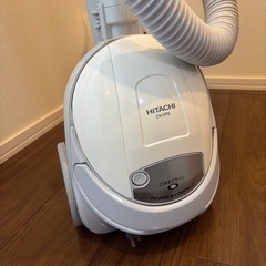 【受渡し決まりました】HITACHI掃除機　CV-VP5【替え紙パック2個付き】の画像