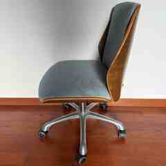 ◆無料◆椅子◆キャスター付き◆価格３万円◆高級品◆の画像