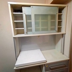 食器棚の画像