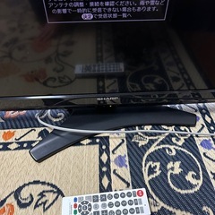 SHARP AQUOS 液晶カラーテレビ　LC-32E9 B-CASカード、リモコン付きの画像