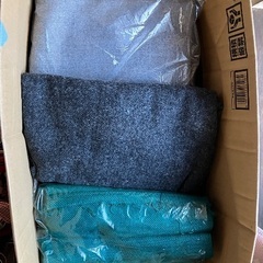 超大量の生地、端切れ、糸などなどの画像