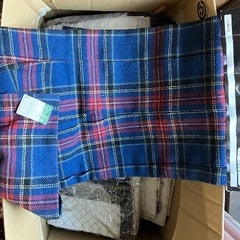 超大量の生地、端切れ、糸などなどの画像