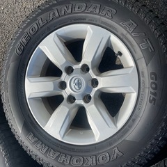 17インチアルミホイールタイヤ　ランドクルーザー 150プラド純正の画像