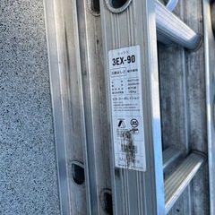 ピカ、3連はしごの画像