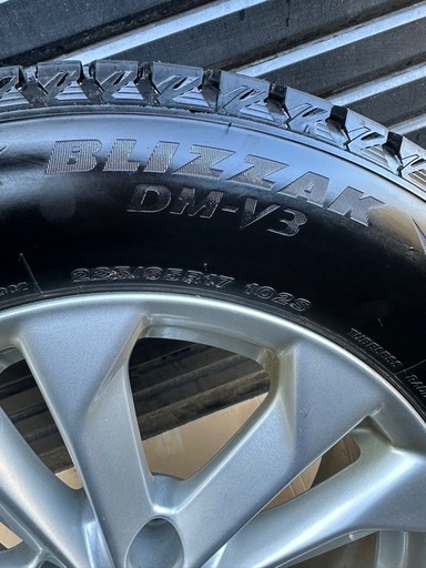 エクストレイル　4本ホイール付き‼️スタッドレス　
　　　ワンシーズン使用品‼️ 　　　225/65r17