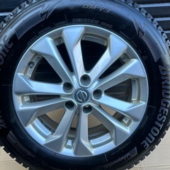 エクストレイル　4本ホイール付き‼️スタッドレス　　　ワンシーズン使用品‼️ 　　　225/65r17の画像