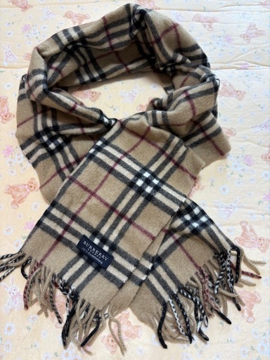 BURBERRY 100%ウールマフラー、柔らかく暖かい。