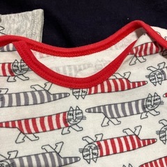 UNIQLO リサラーソン　ボディ肌着2枚セットの画像