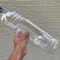 4リットル ペットボトル 水汲みにどうぞの画像