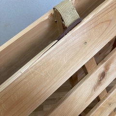 すのこベッドとスプリングマットレスの画像