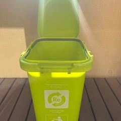ゴミ箱の画像