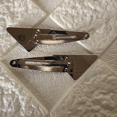 PRADAヴィンテージヘアピン2点セットの画像