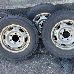 スタッドレスタイヤの画像