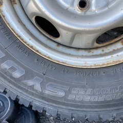 スタッドレスタイヤの画像