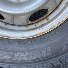 スタッドレスタイヤの画像