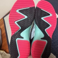 シューズ、バスケシューズ
の画像