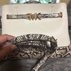 マイケルコーストートバッグの画像