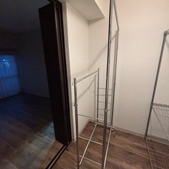 洋服収納スチールラックの画像