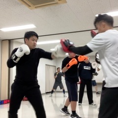 毎週水曜19:45-20:45開催！ボクシングクラブ『パンチDEフィット！』の画像