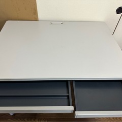 事務所オフィス机の画像