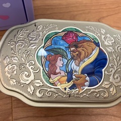 クロミのボックスと美女と野獣の缶の画像