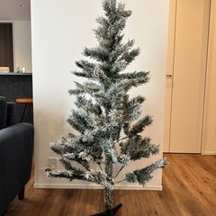 クリスマスツリー/雪化粧/オーナメント付/150cm  の画像