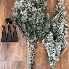 クリスマスツリー/雪化粧/オーナメント付/150cm  の画像