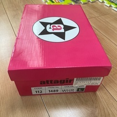 attagirl ホワイト ポインテッドトゥ パンプス Lの画像