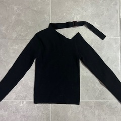 GU ジーユー チョーカーセーター 長袖 トップスの画像