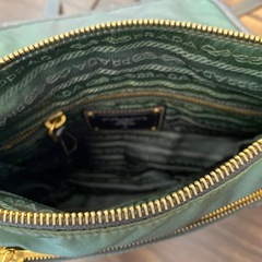 PRADA ショルダーバッグの画像