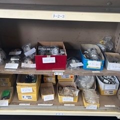 ステンパイプ、棚柱用受け、他金物類の画像